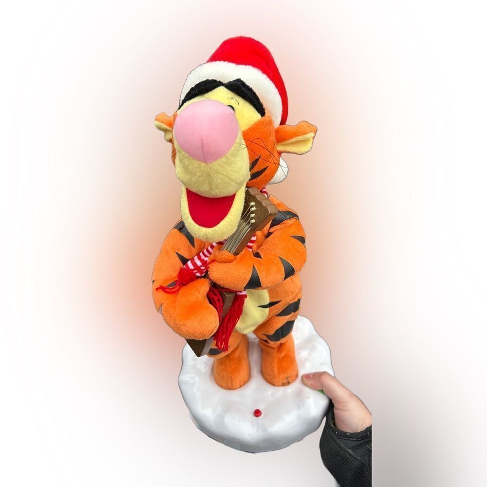 Gemmy Animated Disney Tigger Singing Dancing Christmas Figurine